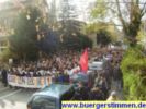Sonderangebot: Der Anfang des Demonstrationzug erstreckt sich vom Theaterplatz bis zur Oberen Karspüle - ca. neun Parkplatzlängen von Pressefoto