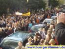 Sonderangebot: -Bildung für alle und zwar umsonst- war der Demonstrationsruf - Bildung für alle - und - Bildung statt Rüstung - war zu lesen von Pressefoto
