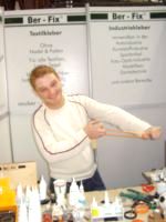 Porth , 2006 © Im Haushalt geht immer etwas kaputt, aber auf der Messe gibt es zum Beispiel den Stand von Ber-Fix®, die dort u.a. Industriekleber zum Kauf anbieten.