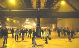 Pressefoto , 2007 © Die Party am 6. Januar zum Abschluss der Eiszeit war ein voller Erfolg. (Auch hier wurde das original etwas aufgehellt, denn dunkle Bilder ziehen keinen an.)