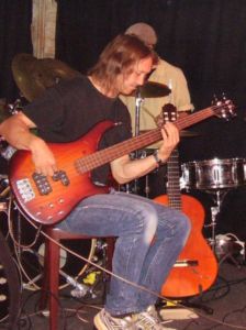 Porth , 2007 © Grooves vom Bass des Musikers Frank Byzio.