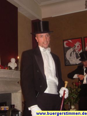 Pressefoto: http://www.buergerstimmen.de/ , 2008 © Der Sänger Stan Hemken ist ein großer Entertainer, Sänger und Animateur.