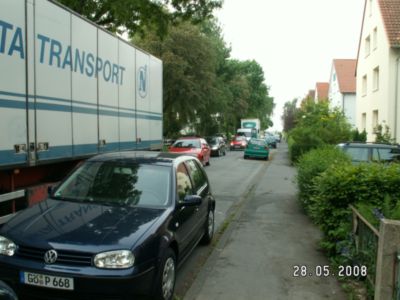 Pressefoto: http://www.fdp-goettingen.de/ , 2008 © Wie groß ist das Unfallrisiko für geparkte Autos im Akazienweg