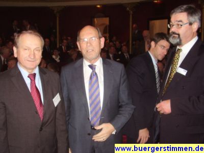 Pressefoto: http://www.buergerstimmen.de/ , 2008 © Landrat Schermann im Gespräch mit Minister Hirche und Dr. Barth (WRG)