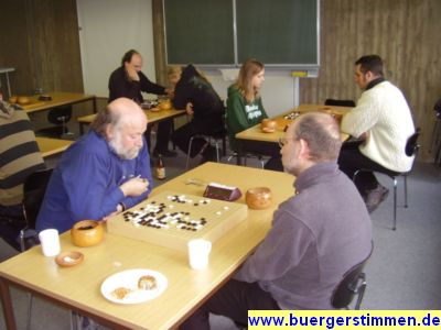 Pressefoto: http://www.buergerstimmen.de/ , 2009 © Wo setze ich den Stein mit dem größen Einfluss hin.jpg
