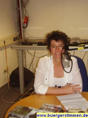 Pressefoto: Porth , 2009 © Hypnosetherapeutin Angelika Pflüger in der Bürgerfunksendung "Bürgerstimmen im Göttinger Land" beim Stadtradio Göttingen