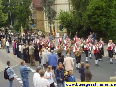 Pressefoto: http://www.buergerstimmen.de/ , 2009 © Und wieder ein farbenprächtiger Fanfarenumzug.JPG