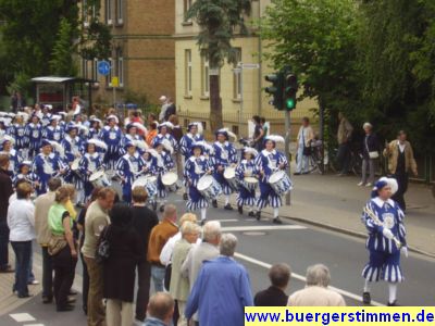 Pressefoto: http://www.buergerstimmen.de/ , 2009 © Wieder ein parbenprächtiger Fanfarenumzug.JPG