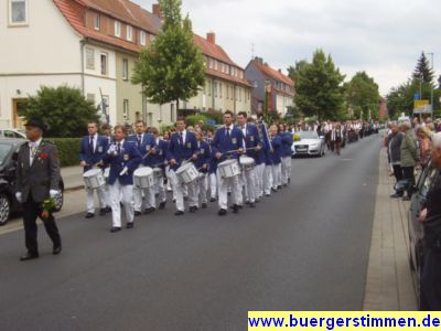 Pressefoto: http://www.buergerstimmen.de/ , 2009 © Der Kopf des Festumzuges.JPG