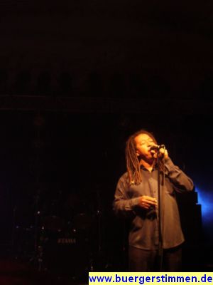 Pressefoto: http://www.buergerstimmen.de/ , 2009 © Hervorragende Stimme von Noel McCalla in der manfred manns Earthband.jpg
