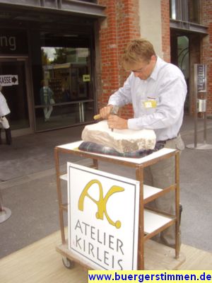 Pressefoto: http://www.buergerstimmen.de/ , 2009 © Das Atelier Kirleis aus Groß Schneen lockte mit Vorführungen die Besucher.JPG