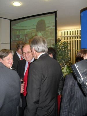 Pressefoto: http://www.buergerstimmen.de/ , 2010 © Der langjährige Bundestagsabgeordnete Hartwig Fischer genoß den Neujahrsempfang 2010 bei der Volksbank Göttingen.jpg