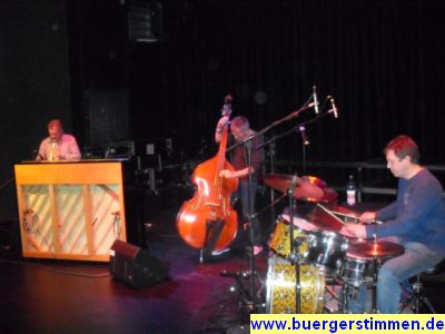 Pressefoto: http://www.buergerstimmen.de/ , 2010 © Moderne Jazz mit Zobelfish - mit Jürgen Siefert statt Peter Zobel am Schlagzeug
