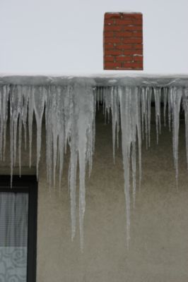 Pressefoto: , 2010 © Das gleiche Bild wie aus der Meldung vom 13.1.2010 - Foto-Eiszapfen