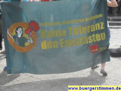 Pressefoto: http://www.buergerstimmen.de/ , 2011 © Ziel des Praxisworkshop mit dem Blockieren - Keine Toleranz den Faschisten