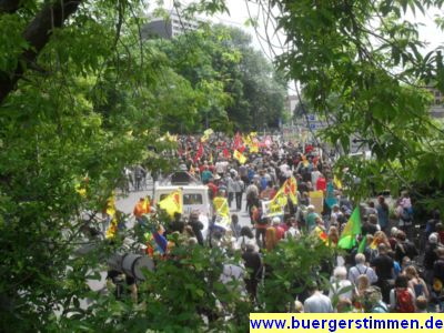 Pressefoto: http://www.buergerstimmen.de/ , 2011 © Rund 2300 Menschen demonstrierten für die Abschaltung der Atomkraftwerke